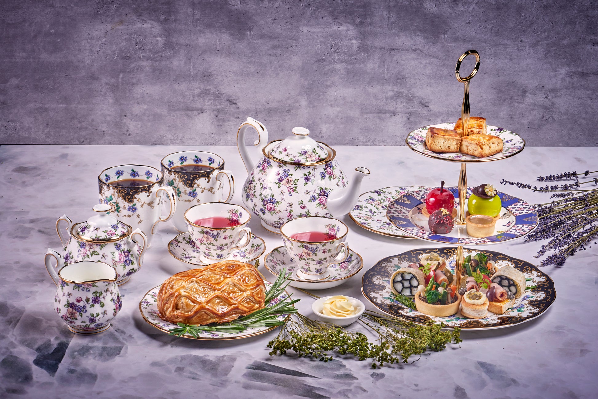 Royal Hi-Tea - Smoke in the Castle