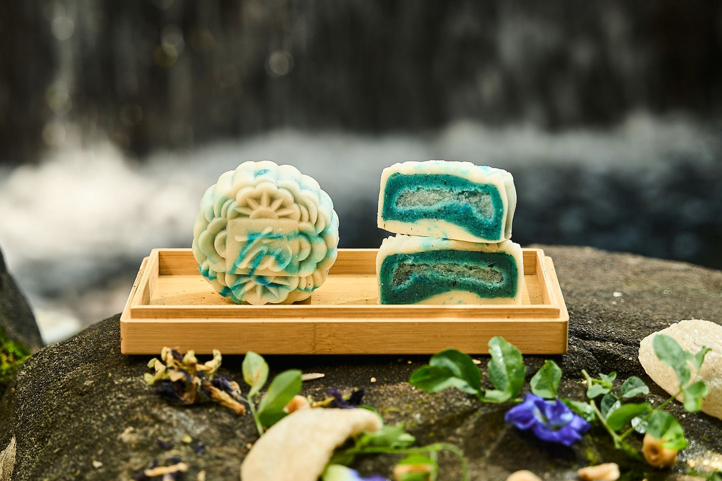 Butterfly Pea Flower with Bird's Nest & White Lotus Paste ❀