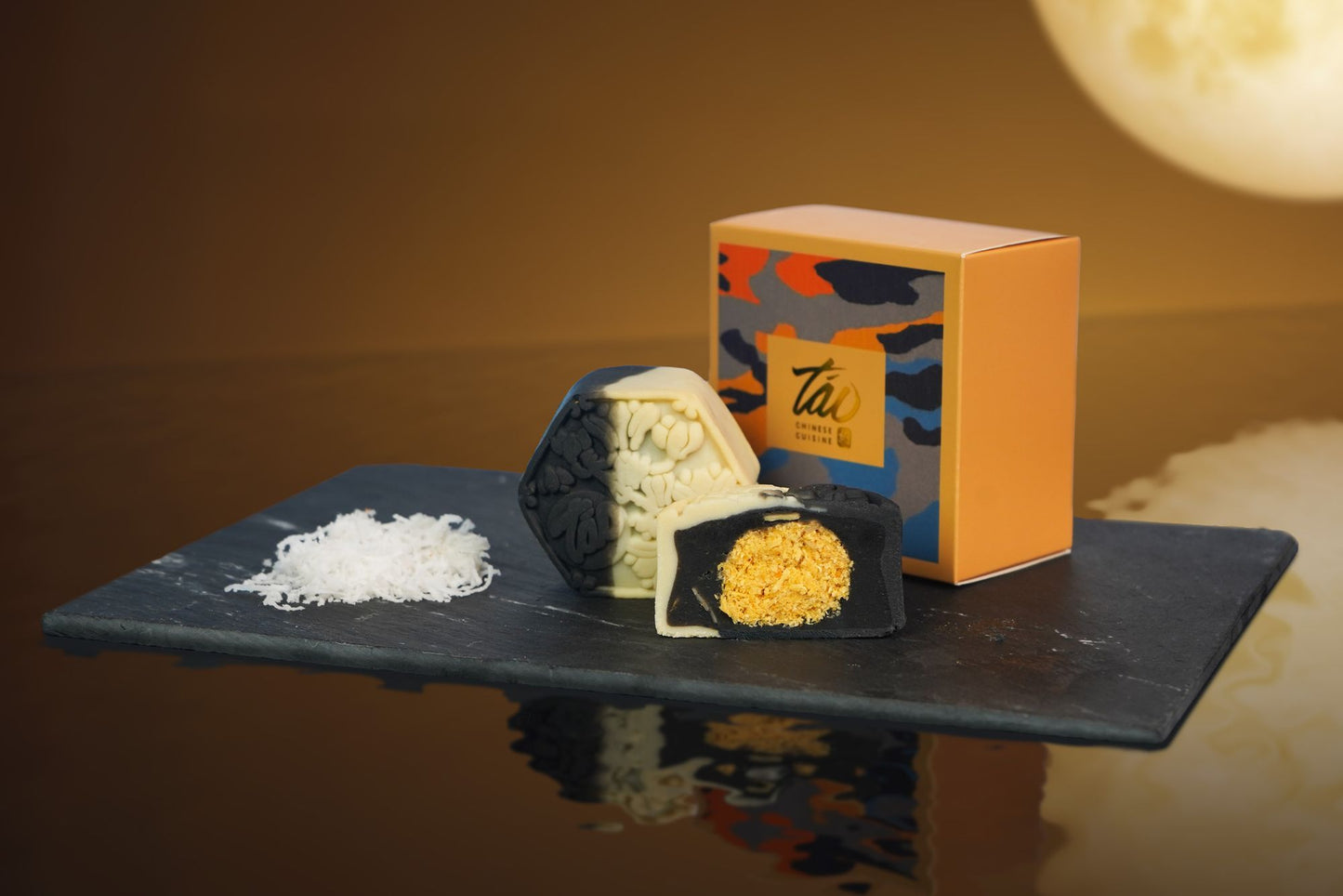 [NEW] Bamboo Charcoal with Black Sesame, Coconut & Salted Egg Baked Mooncake